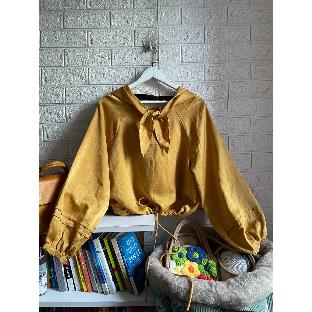 (Thanh lý đồ cá nhân) Áo hoodie cột nơ cổ mũ siêu to URBAN REVIVO