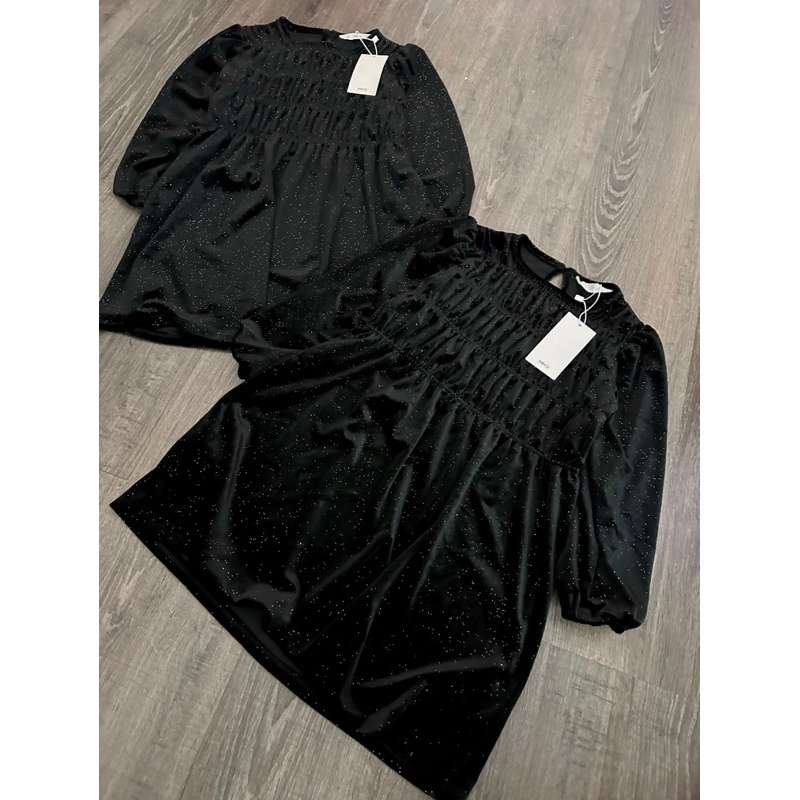 Váy nhung lấp lánh chun ngực bé gái