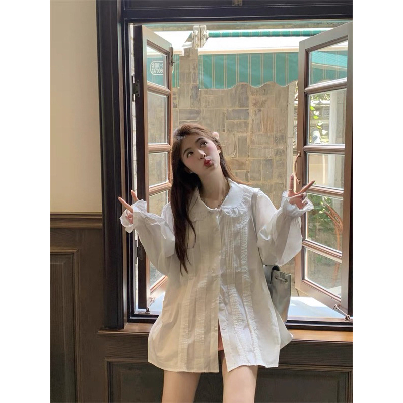 Áo gile hoạ tiết bánh kem phối áo sơmi cổ bèo