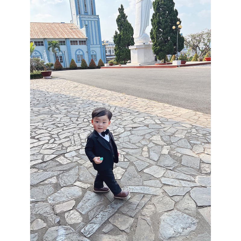 Bộ Vest Đen Kèm Gi-lê Lịch Lãm Cho Bé Trai