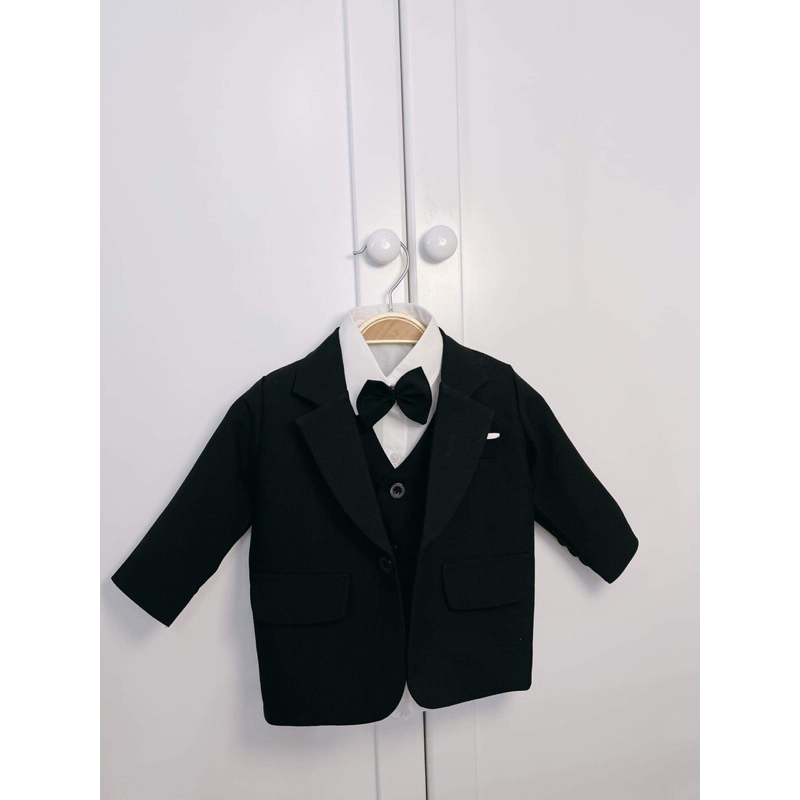 Bộ Vest Đen Kèm Gi-lê Lịch Lãm Cho Bé Trai