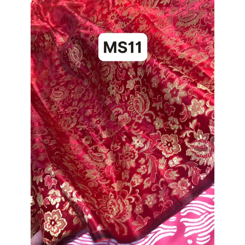 Áo choàng bà chúa xứ, thánh mẫu vải gấm dày dặn. Chat shop chọn màu vải.