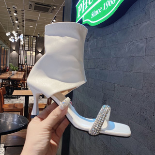 Giày boot đính đá