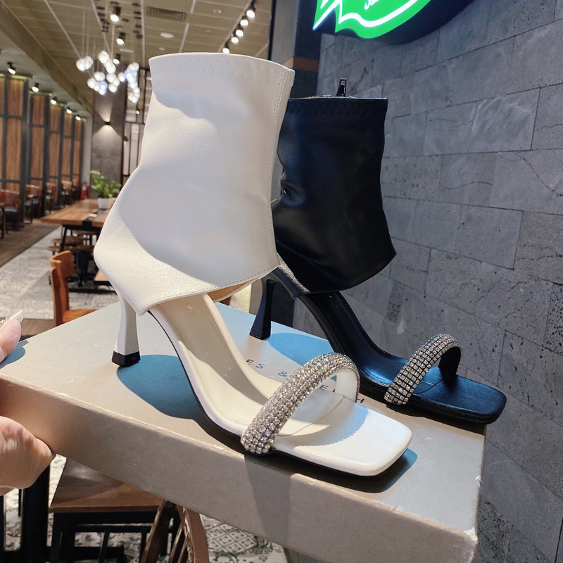 Giày boot đính đá