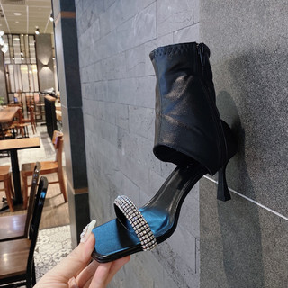 Giày boot đính đá