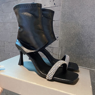 Giày boot đính đá
