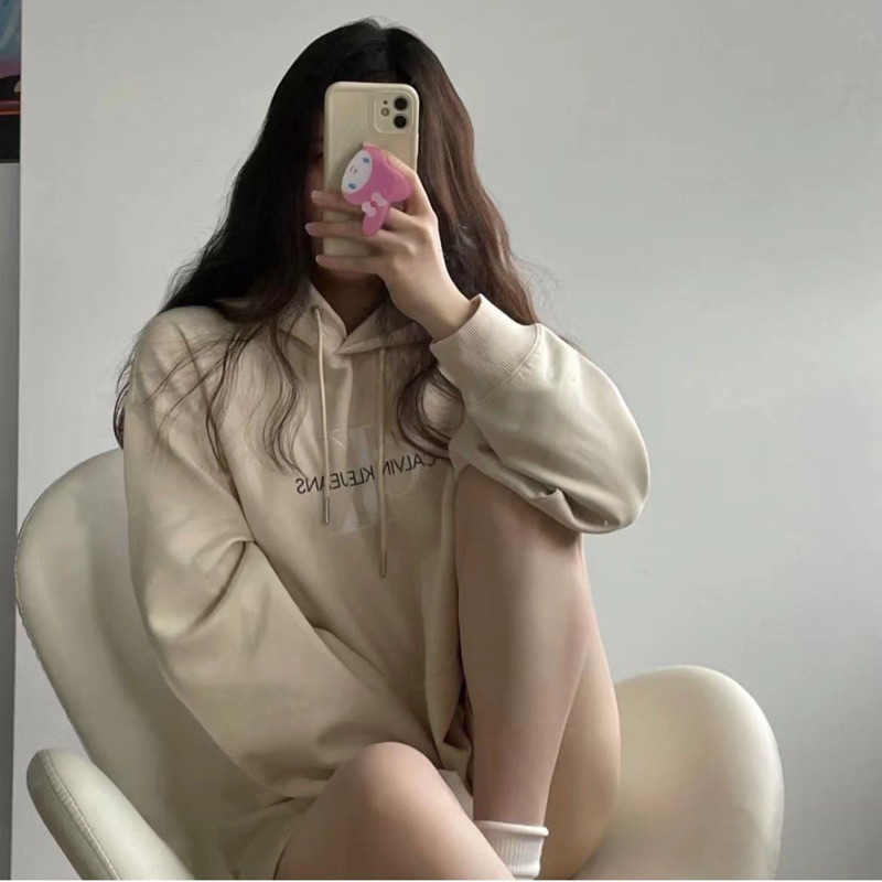 Áo hoodie Calvin Klein CK giống Jennie Blackpink