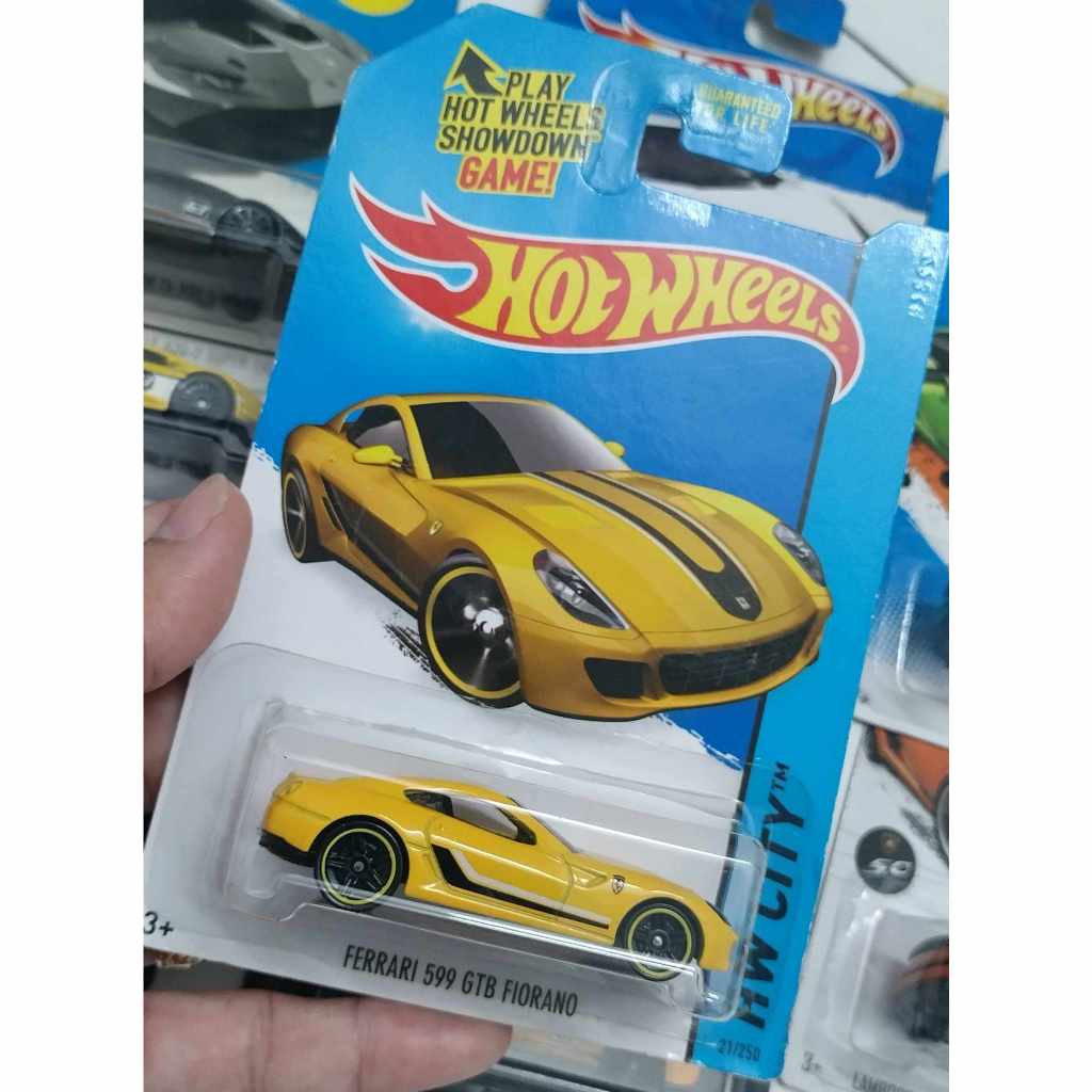 Xe Hotwheels Siêu Xe Ferrari 599 GTB Fiorano (Màu Vàng, Card Mỹ)