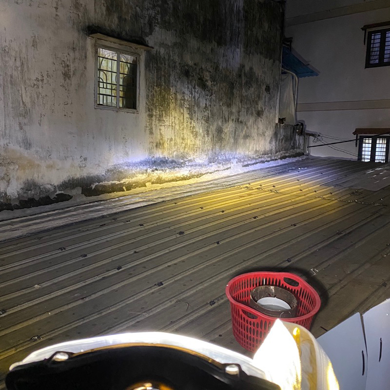 Đèn led T6 chân H4 sáng 3 màu 35w gắn xe máy