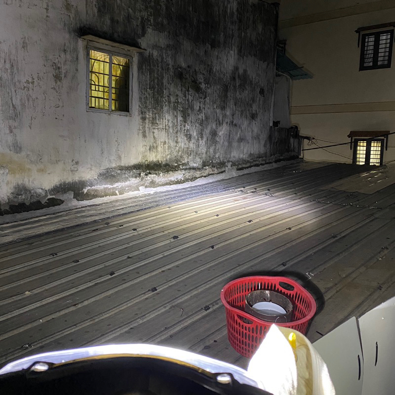 Đèn led T6 chân H4 sáng 3 màu 35w gắn xe máy