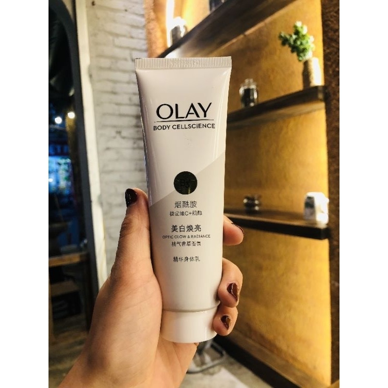 Sữa dưỡng thể Olay Bright Ultra Whitening 250ml nâng tone, dưỡng ẩm bật tông siêu trắng sáng