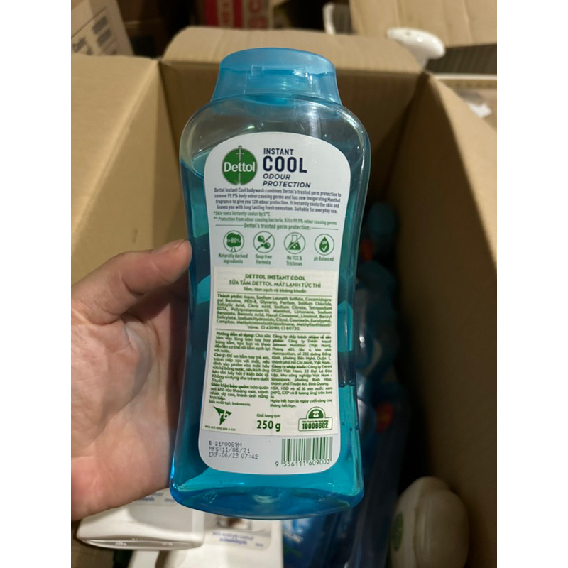 Sữa tắm gội Dettol kháng khuẩn chai 200g