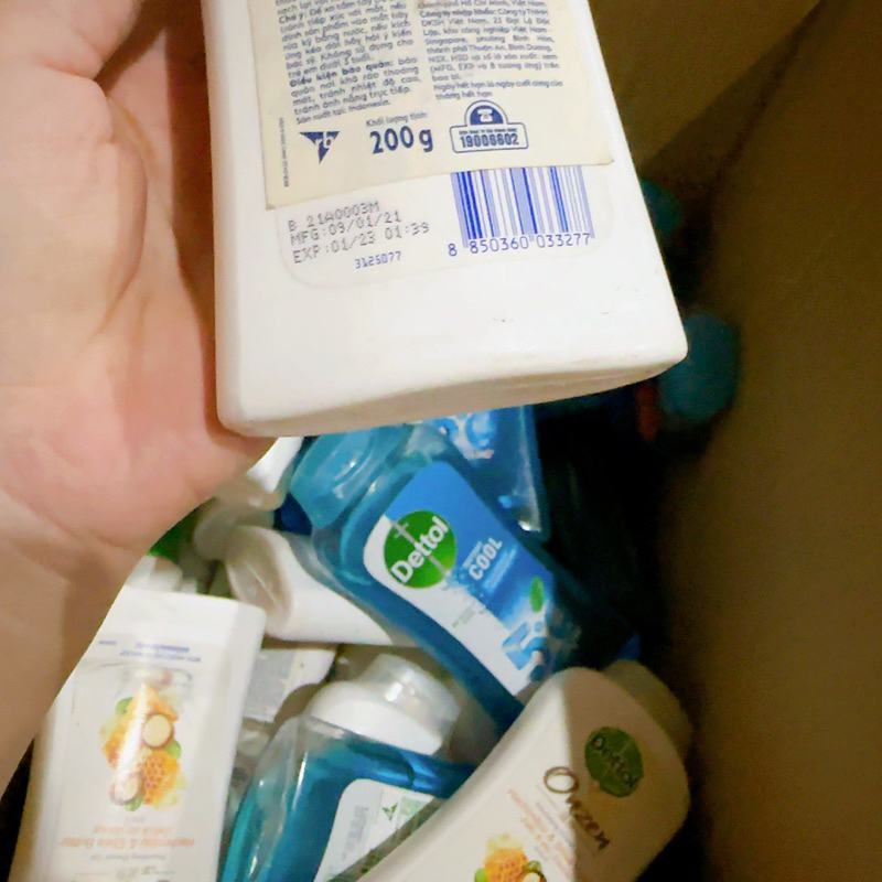 Sữa tắm gội Dettol kháng khuẩn chai 200g