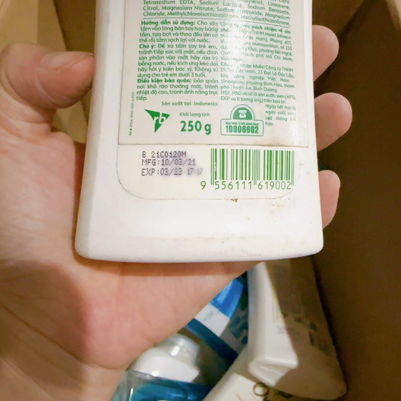 Sữa tắm gội Dettol kháng khuẩn chai 200g