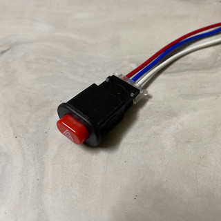 Công tắc chớp hazard cho đèn xi nhan xe máy