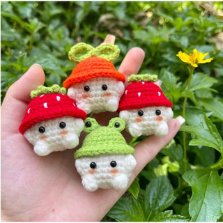 Bé nấm đội nón