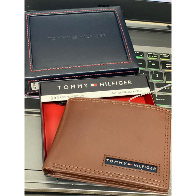 VÍ NAM TOMMY HILFIGER LEATHER BILLFOLD WALLET WITH RFID PROTECTION BROWN