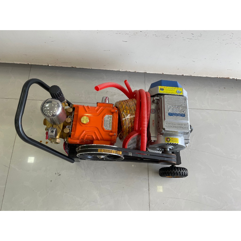 Bộ rửa xe dây đai phun xịt côn trùng công suất 2hp motor 2.2kw chân kê bánh xe tặng kèm 5m dây xịt