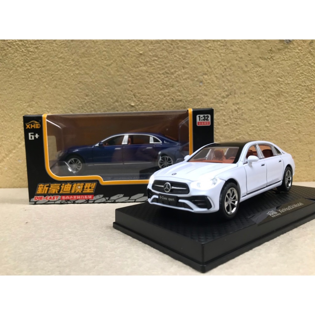 Mô hình xe Mercedes-Benz E300 2024 1:32