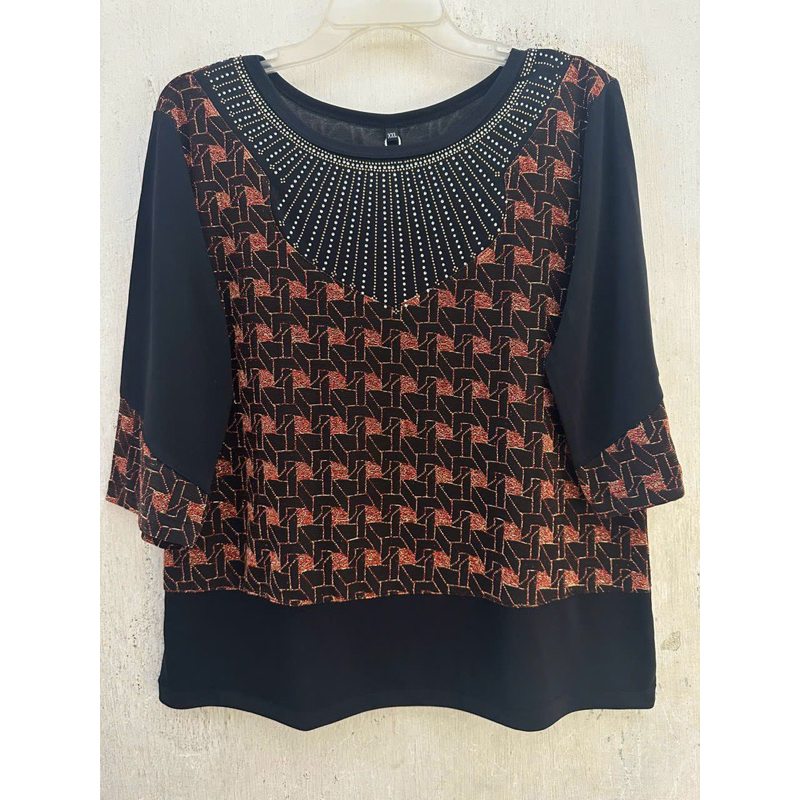 Áo thun  nữ trung niên đính đá 53-65kg