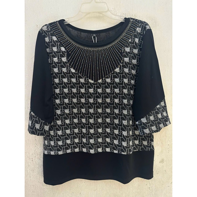 Áo thun  nữ trung niên đính đá 53-65kg