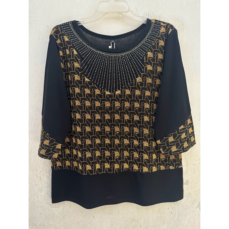 Áo thun  nữ trung niên đính đá 53-65kg