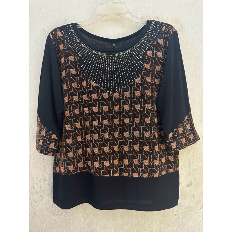 Áo thun  nữ trung niên đính đá 53-65kg