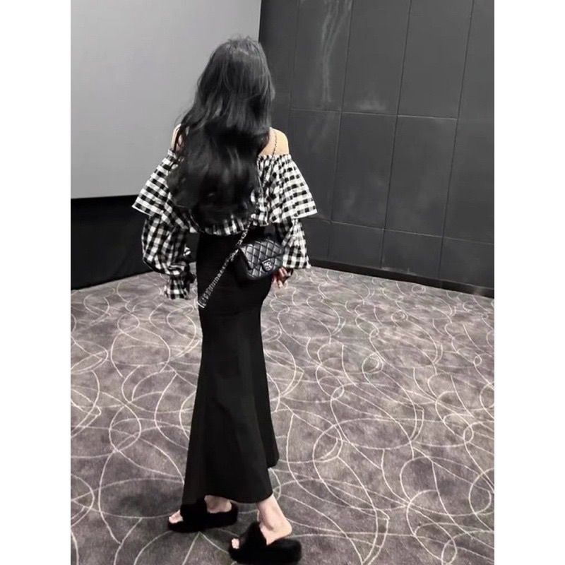 Sét Áo Kẻ Trễ Vai Kèm Chân Váy Đuôi Cá Dáng Dài Umi Có Ảnh Thật