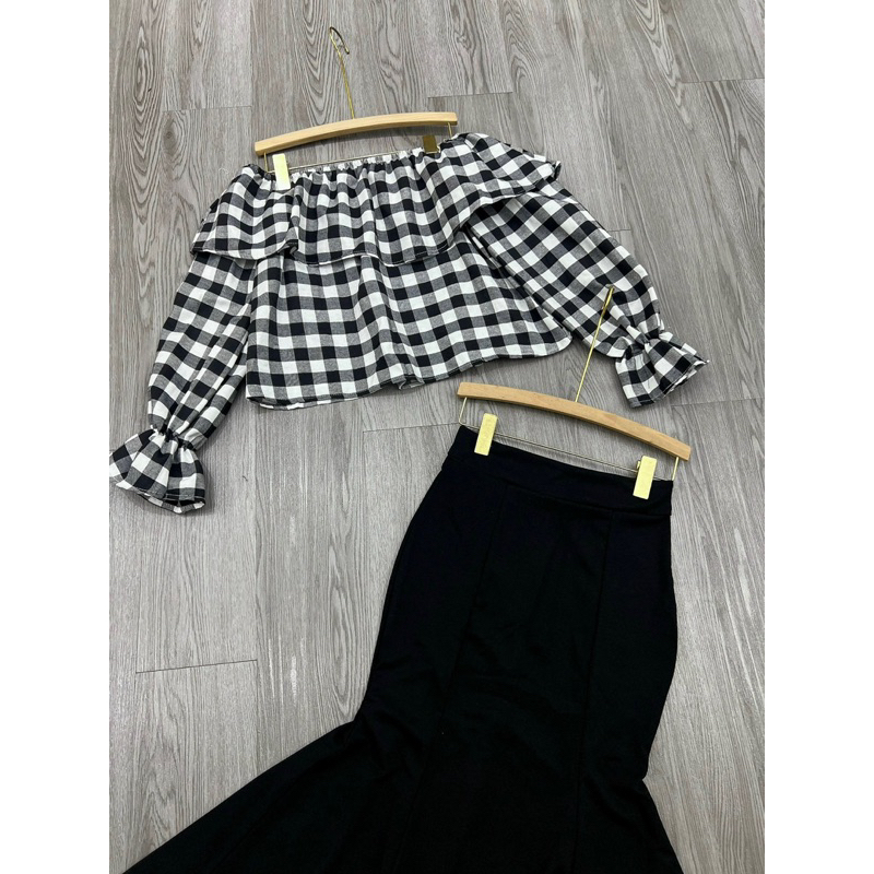 Sét Áo Kẻ Trễ Vai Kèm Chân Váy Đuôi Cá Dáng Dài Umi Có Ảnh Thật