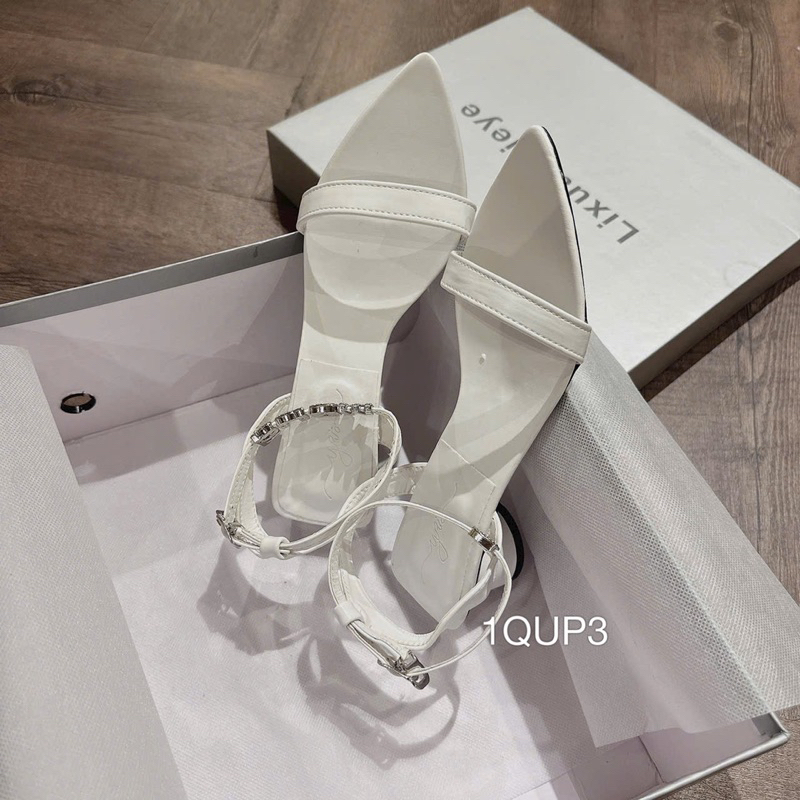 Sandal Gót Tròn Mũi Nhọn Khoá Wang Sang Đẹp