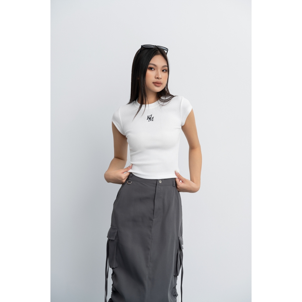 Áo thun croptop ngắn tay The Kim, áo thun baby tee thêu logo chất liệu thun gân A235