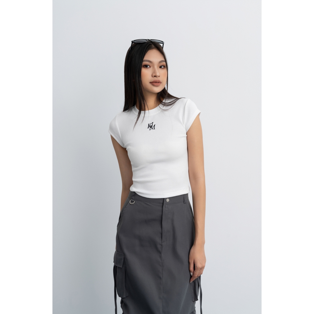 Áo thun croptop ngắn tay The Kim, áo thun baby tee thêu logo chất liệu thun gân A235