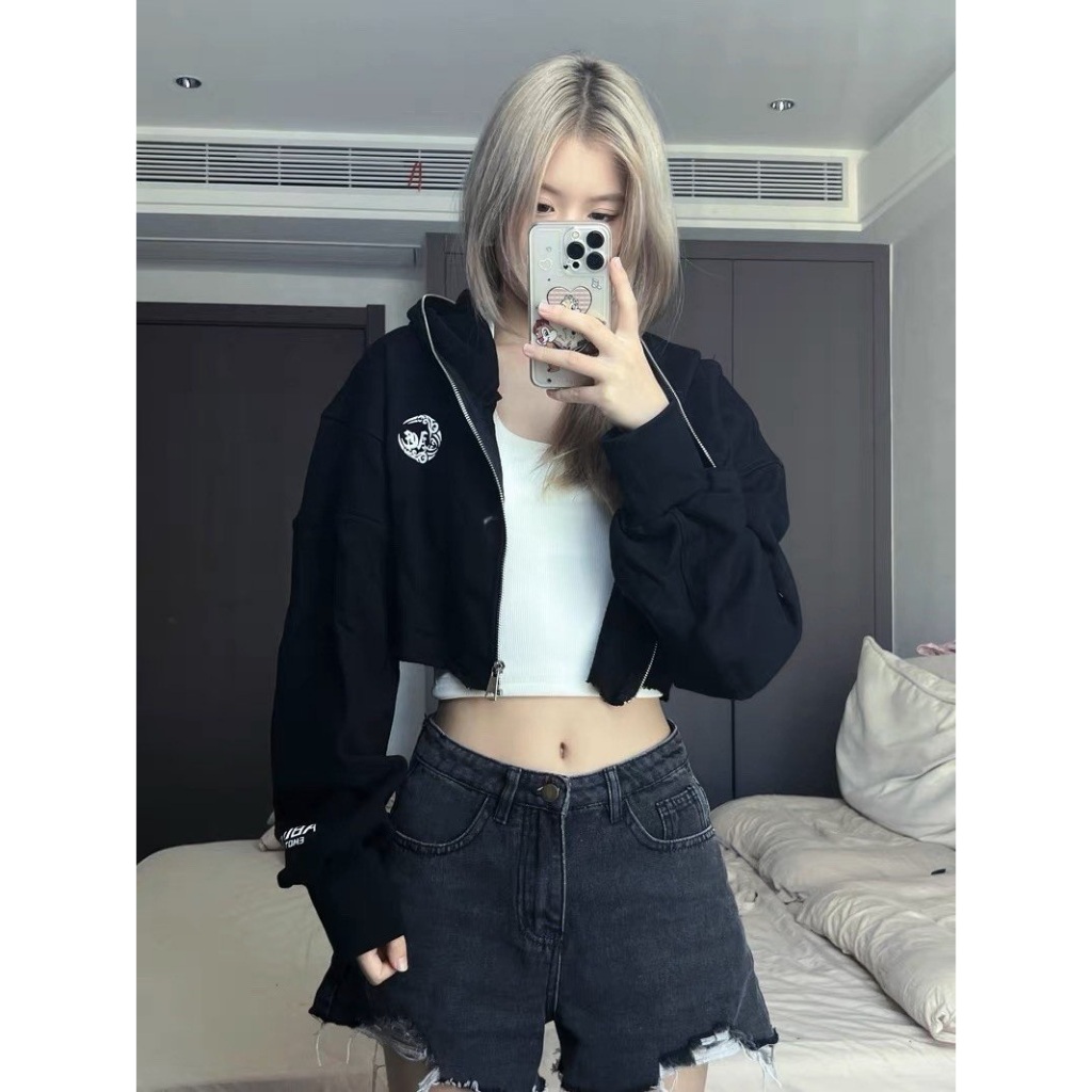 Áo Khoác Dù Nữ Form Croptop In Hình Lưng Có Nón - CLITUS