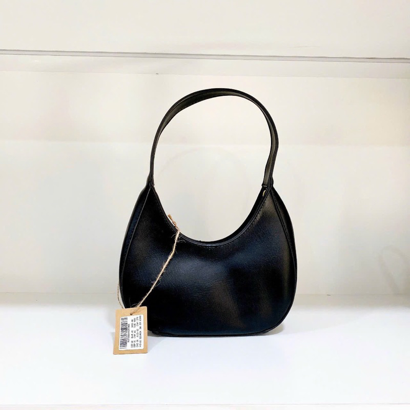 Túi xách đeo vai brandy Melville hobo màu đen