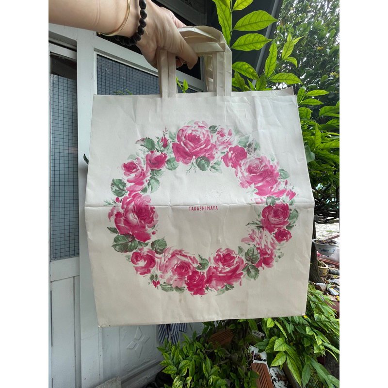 Túi giấy để tặng kèm takashimaya và Mac, sephora, Jo Malone, Estee, Boss