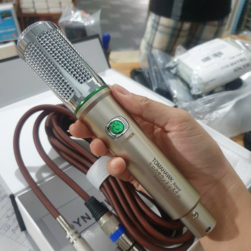 Micro có dây Tomahawk đời mới năm 2023 dây dài 5m, thân mic kim loại chống han