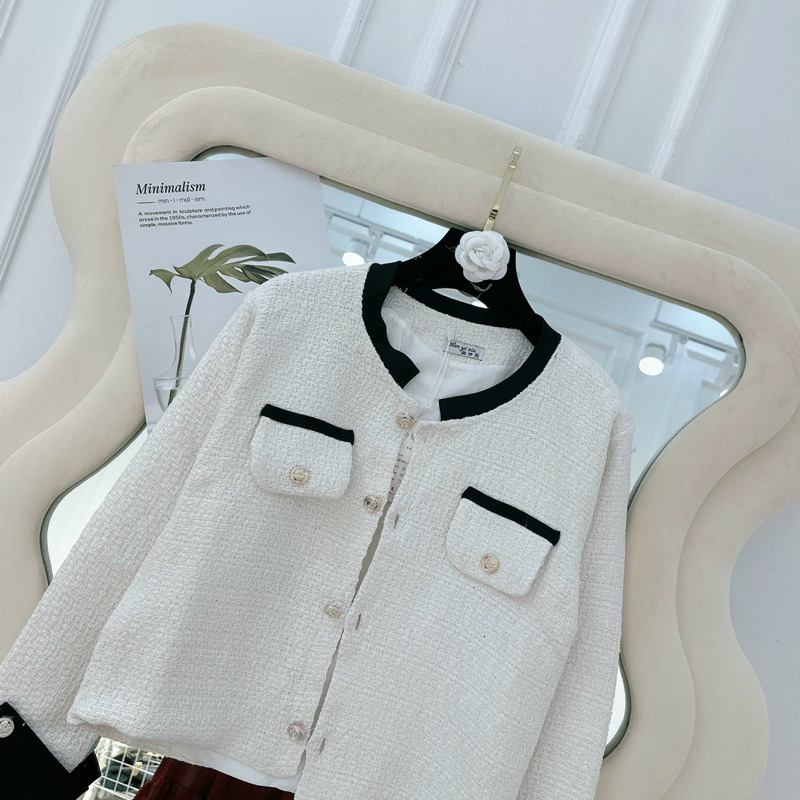 ÁO KHOÁC DẠ TRẮNG PHỐI ĐEN TAY GẬP