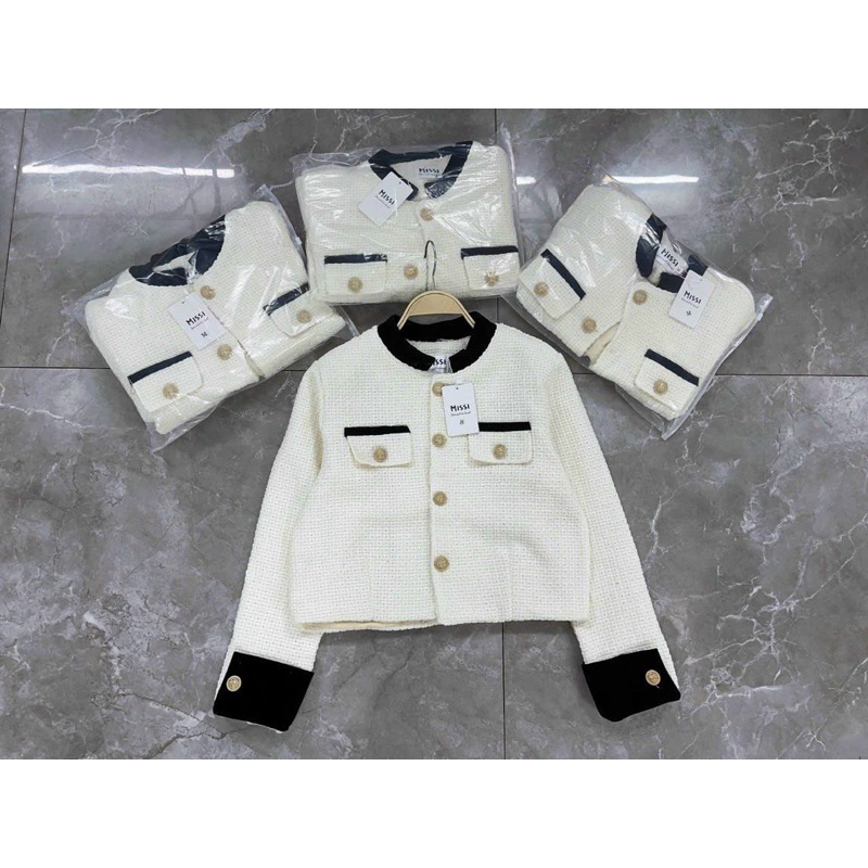 ÁO KHOÁC DẠ TRẮNG PHỐI ĐEN TAY GẬP