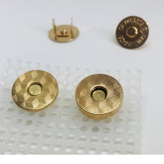 Nút hít hoa văn (Loại thường), 18mm (loại dày và mỏng)