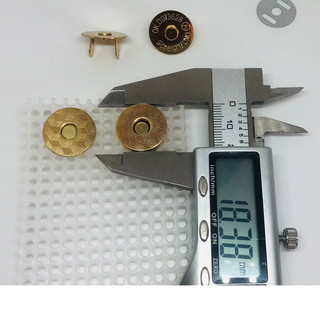 Nút hít hoa văn (Loại thường), 18mm (loại dày và mỏng)