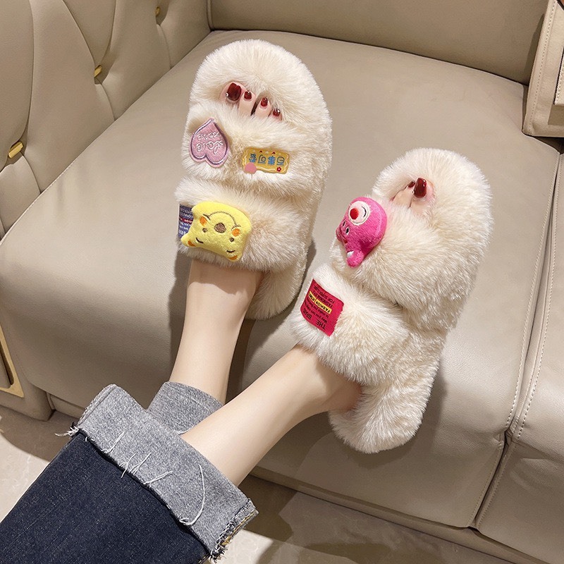 Dép nữ .dép lông quai ngang gắn sticker gấu poor và gấu dâu siêu yêu .tăng  1 size nhé các bạn