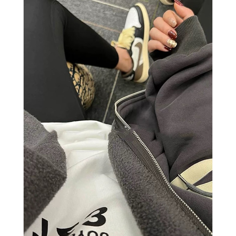 Áo khoác có mũ Thom