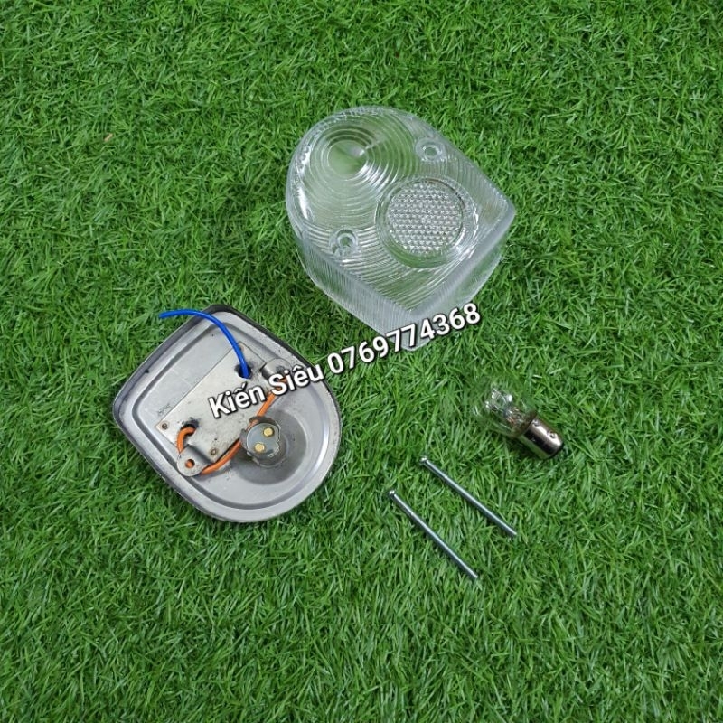 Đèn hậu màu trắng xe cub 81 86 đế inox