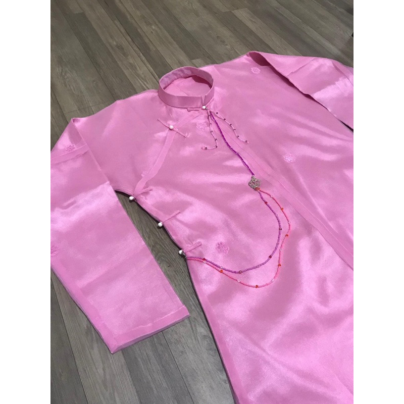 Áo dài ngũ thân đi lễ hầu đồng