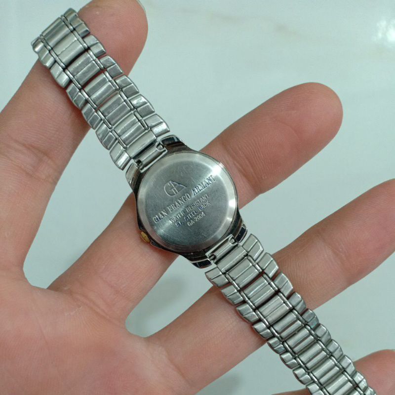 Đồng hồ si nhật nữ hiệu GIAN FRANCO ARMANI demi mạ vàng