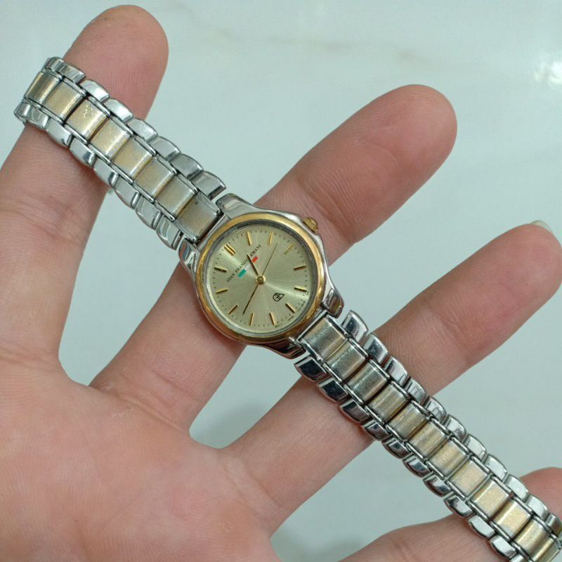 Đồng hồ si nhật nữ hiệu GIAN FRANCO ARMANI demi mạ vàng