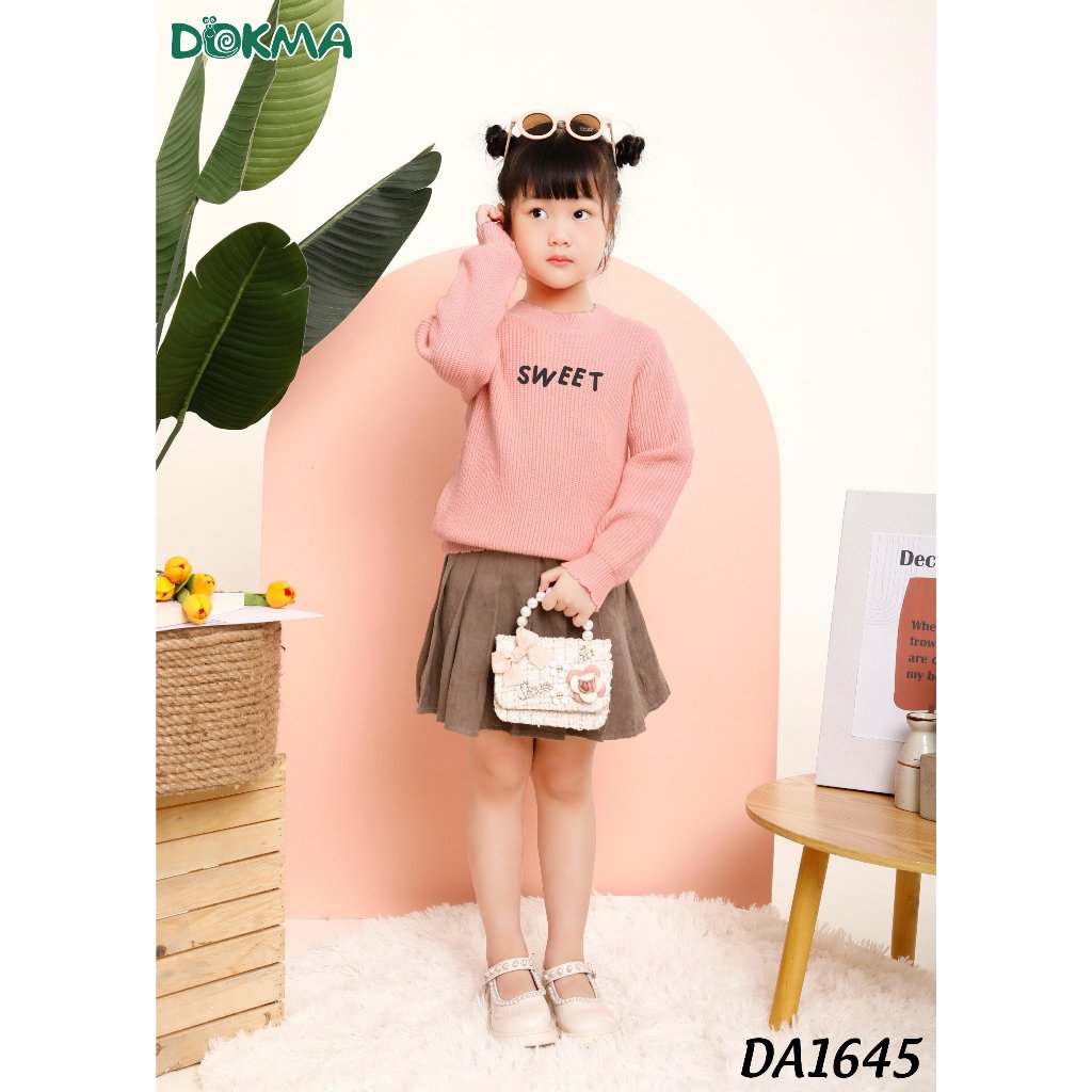 - Áo len cổ tròn dài tay Dokma