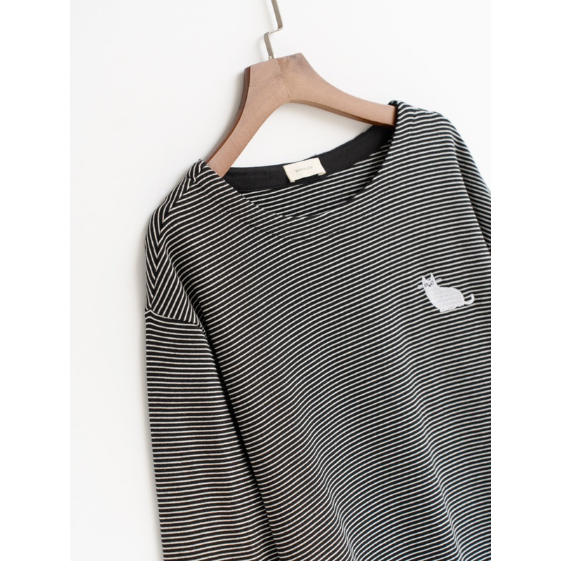Áo sweater kẻ line oversize thêu cute cat MADELEN