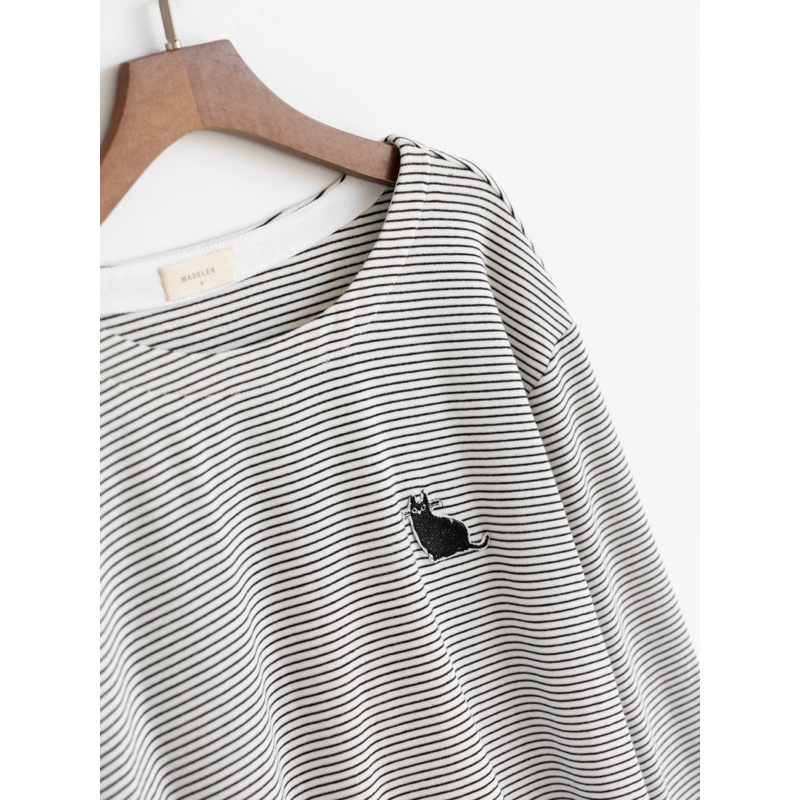 Áo sweater kẻ line oversize thêu cute cat MADELEN