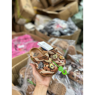 Sục gắn stick c.r cho bé